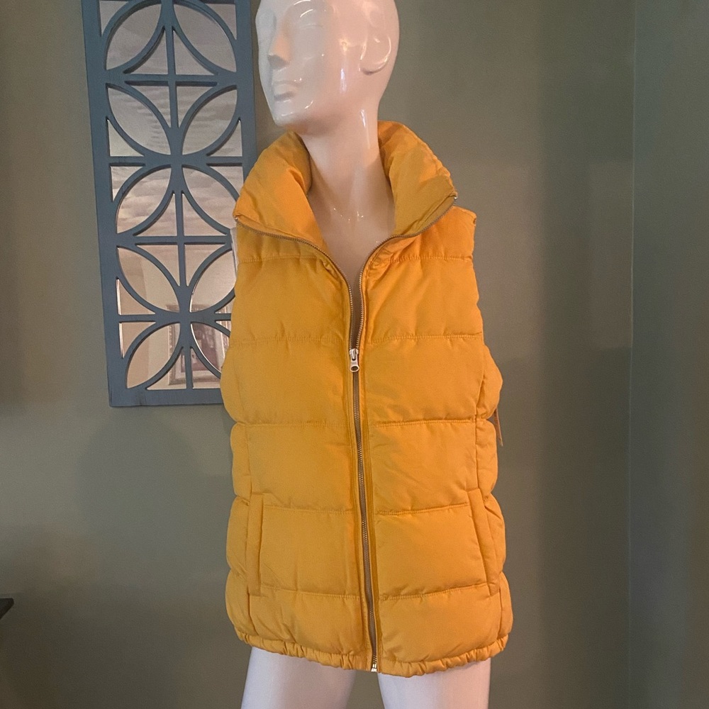 Gold Old Navy vest. NWT.
